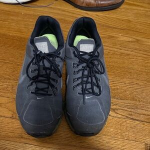 Nike Men's Gray and Black Athletic Shoes